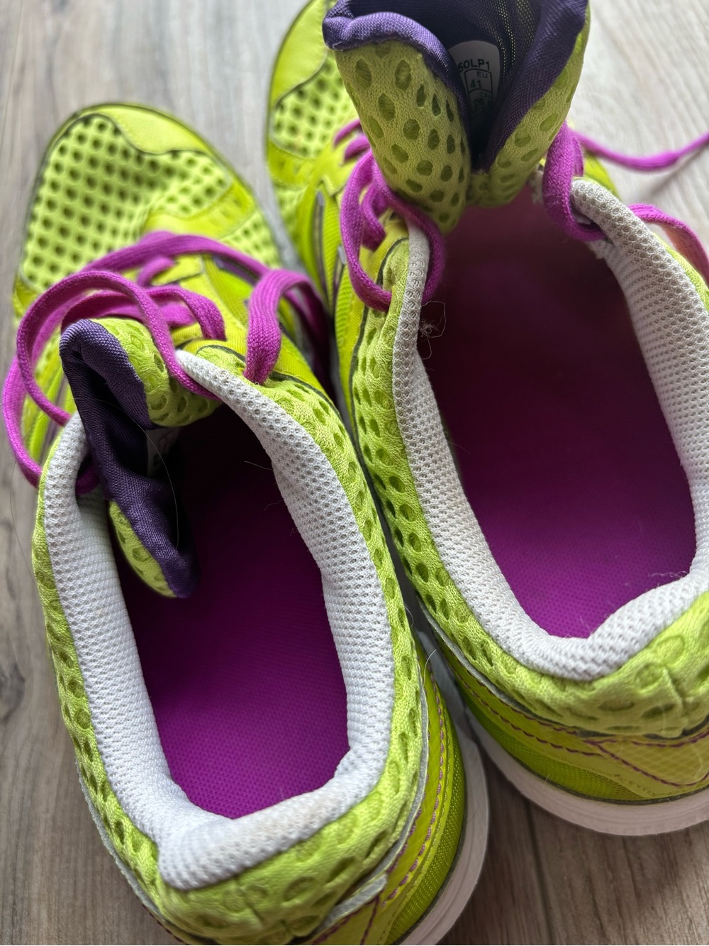New Balance 750 v1 Women's Neon Yellow & Magenta Athletic Shoes - Picture 5 of 8